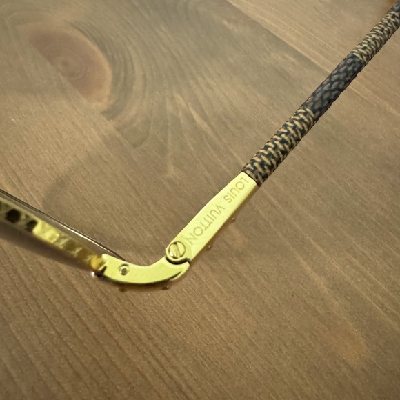 LOUIS VUITTON MENS SUNGLASSES - Picture 5 of 8